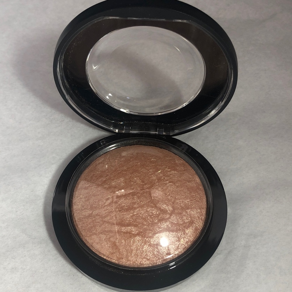 MAC Cosmetics Radiant Bronzer in Warm Bronze